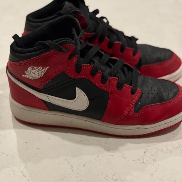 Red, Black & White Big Kids Air Jordan 1 Mid-Rise Shoes - Size 5Y - Picture 5 of 5